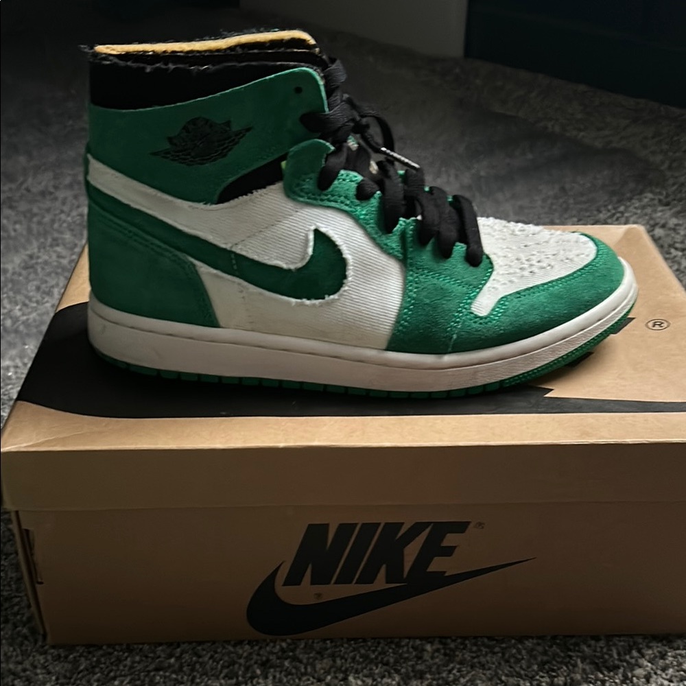 Nike Green and White High-Top Sneakers